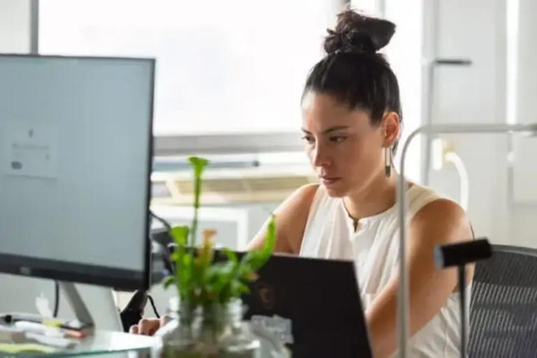 Younger Brits turn to AI for financial advice