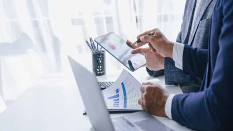 What Is a Tax Year? UK & US Dates & Deadlines